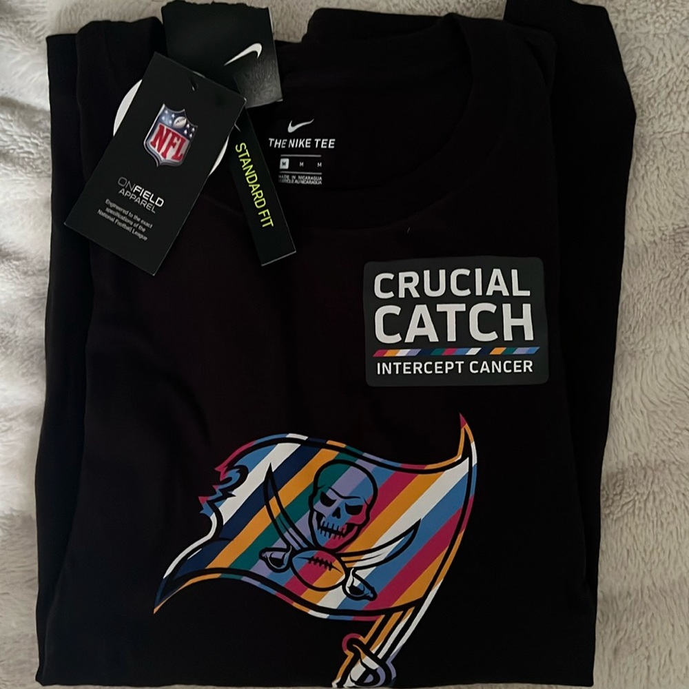 the Nike Tee Tampa Bay Medium NWT